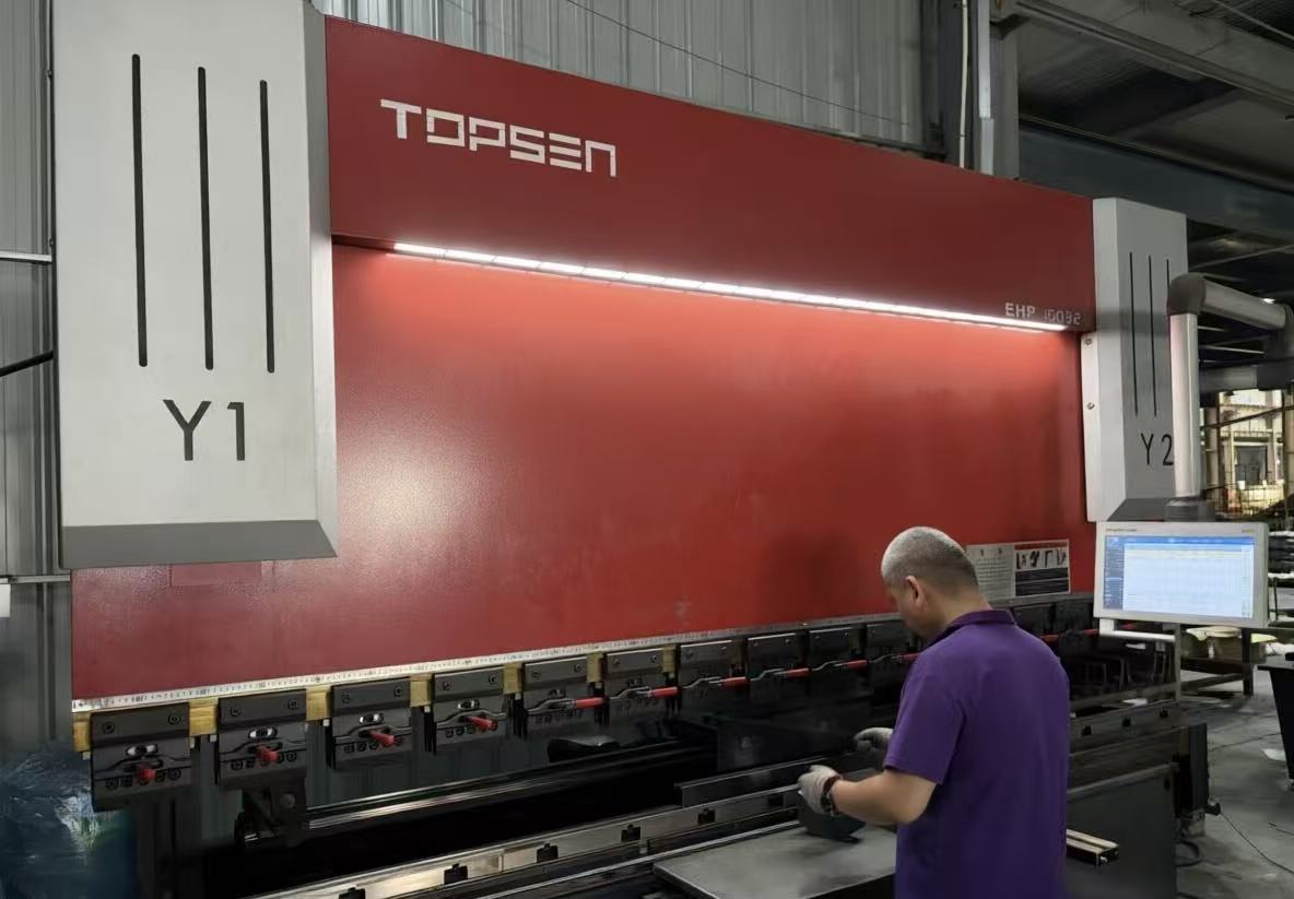 TOPSEN large CNC press brake